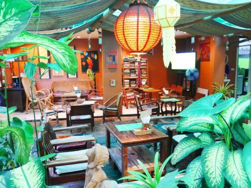 Hostal All In 1 Guesthouse