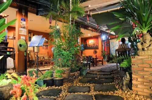 Hostal All In 1 Guesthouse