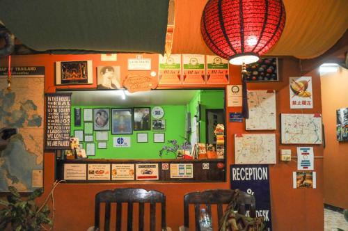 Hostal All In 1 Guesthouse