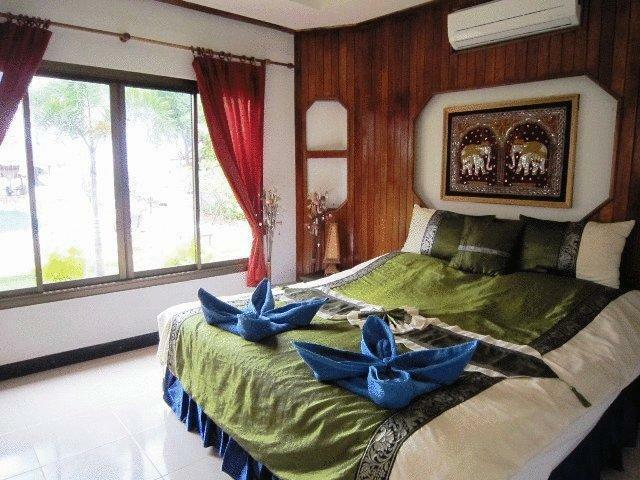 Hotel Moonwalk Lanta Resort