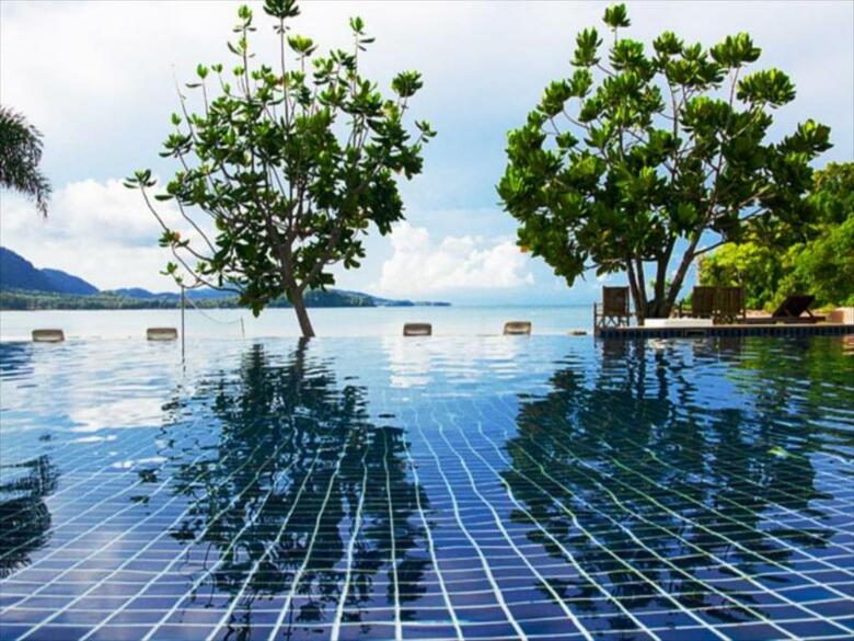 Hotel Kaw Kwang Beach Resort