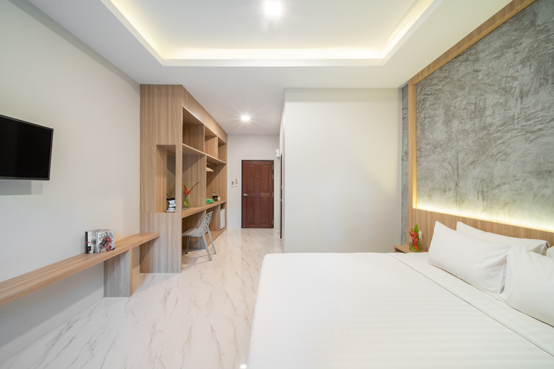 Hotel Kaw Kwang Beach Resort