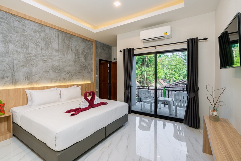Hotel Kaw Kwang Beach Resort