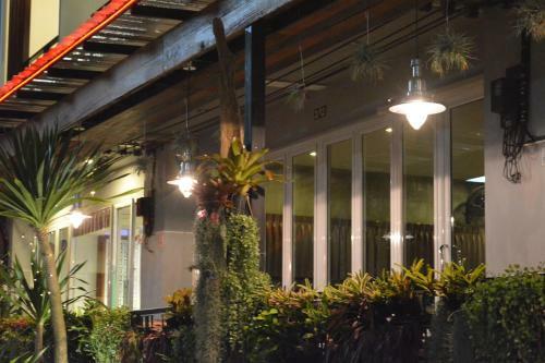 Hotel Krabi Inn & Omm