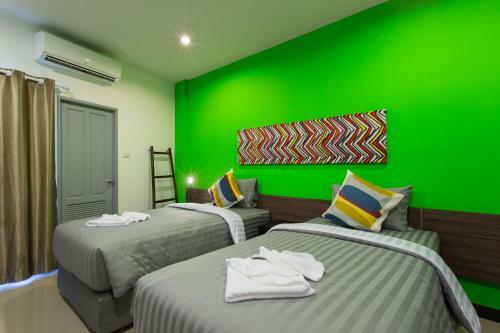Hotel Krabi Inn & Omm