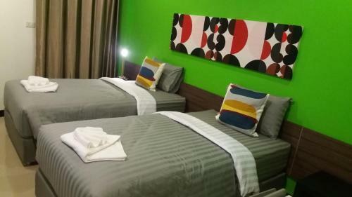 Hotel Krabi Inn & Omm