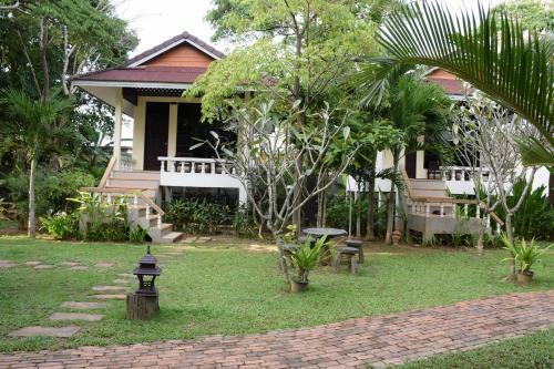 Hotel Clean Beach Resort