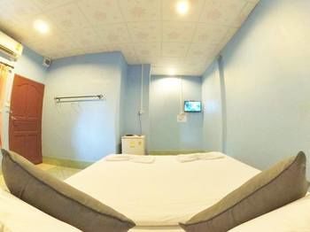 Hostal Marina Hut Guest House