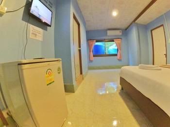 Hostal Marina Hut Guest House