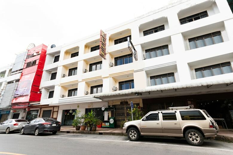 Posada Vaccinated Staff - Oyo 1118 Kl Boutique Hotel