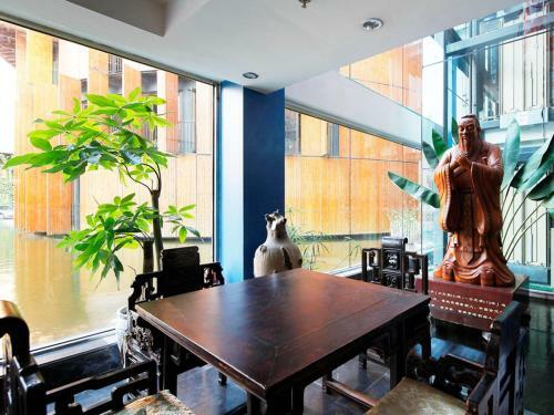 China Community Culture & Art Hotel