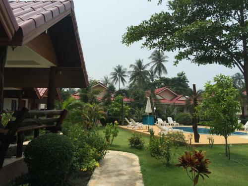 Hotel Hana Lanta Resort