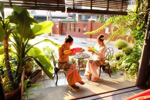 Hotel Bed And Terrace Guesthouse Chiang Mai
