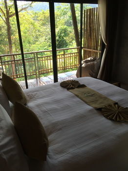 Hotel Alama Sea Village Resort