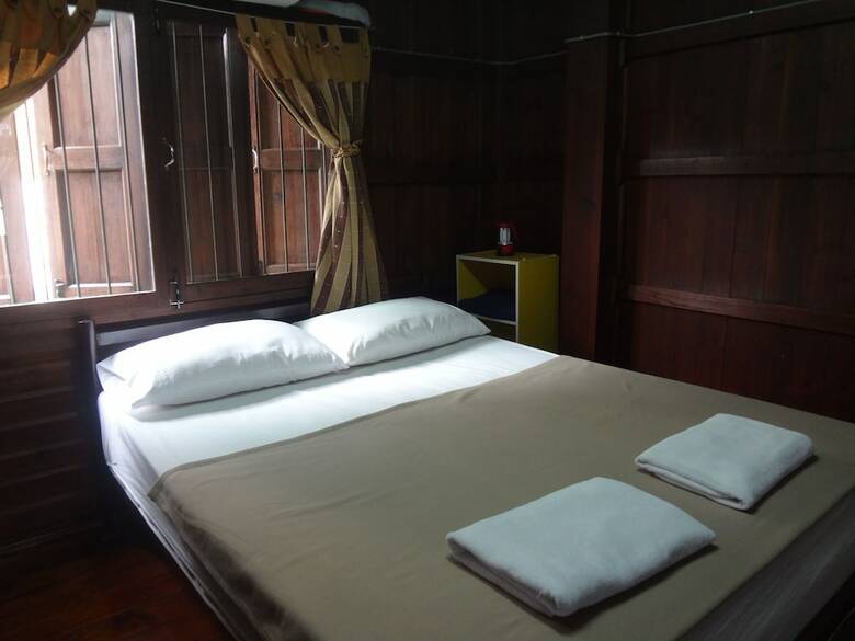 Bed & Breakfast Baan Mai Guesthouse