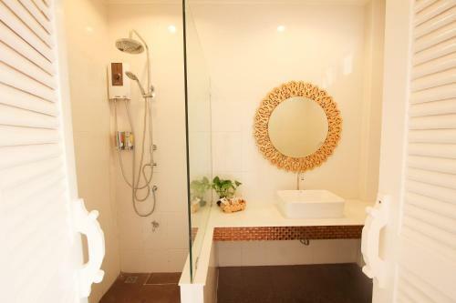 Hotel Ratchiangsaen Flora House