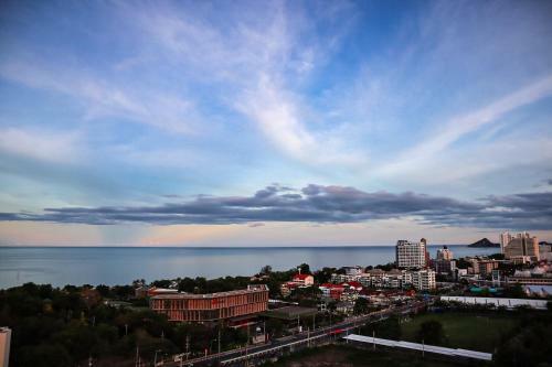 Huahin Grand Hotel And Plaza