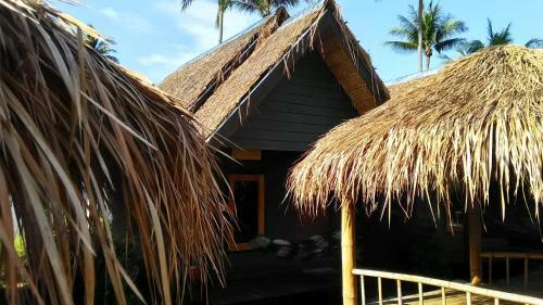 Hotel Lanta New Coconut Bungalow