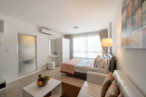 Apartamentos First Choice Suites By The Sea