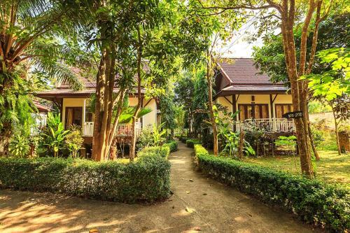 Hotel Lanta Klong Nin Beach Resort