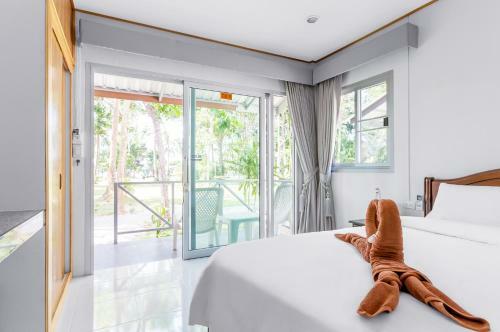 Hotel Lanta Coral Beach Resort