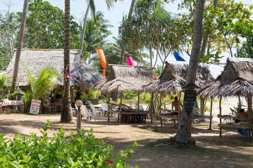 Hotel Lanta Coral Beach Resort