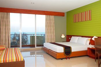 Long Beach Cha Am Hotel