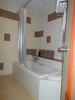 Long Beach Cha Am Hotel