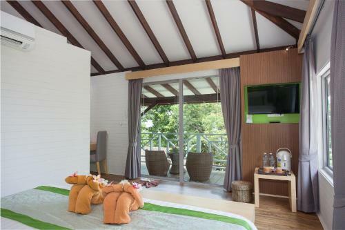 Hotel Phi Phi Natural Resort
