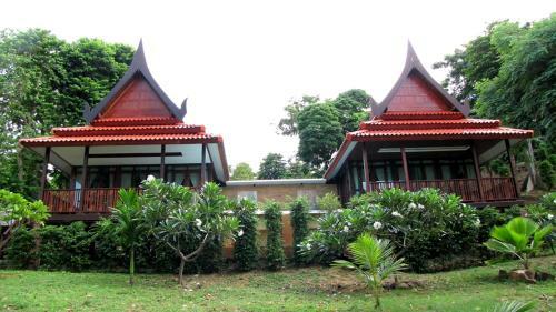 Hotel Phi Phi Natural Resort