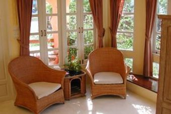 Hotel Baanrajdamnern Hua Hin