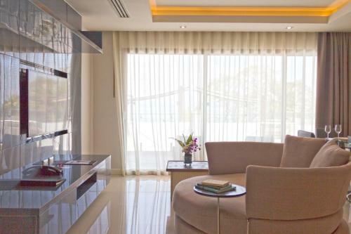 Hotel The Nchantra Pool Suite Phuket