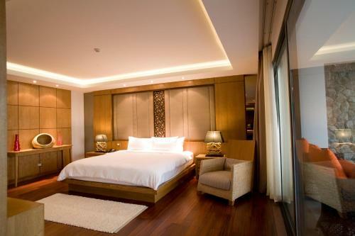 Hotel The Nchantra Pool Suite Phuket