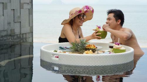 Hotel The Nchantra Pool Suite Phuket