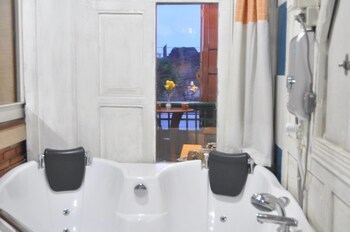 Hotel The Sixty At Ayutthaya