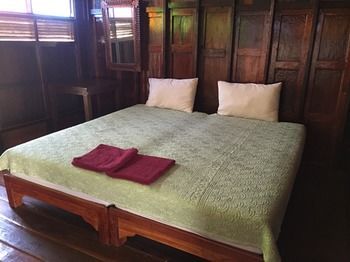 Hostal Baan Are Gong Riverside Homestay