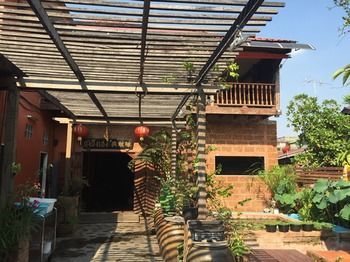 Hostal Baan Are Gong Riverside Homestay