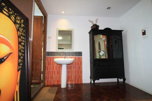 Tony's Place Bed & Breakfast Ayutthaya Thailand