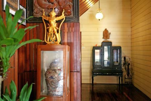 Tony's Place Bed & Breakfast Ayutthaya Thailand