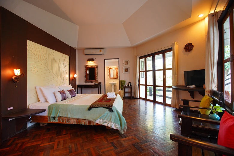Hotel Tanaosri Resort & Spa