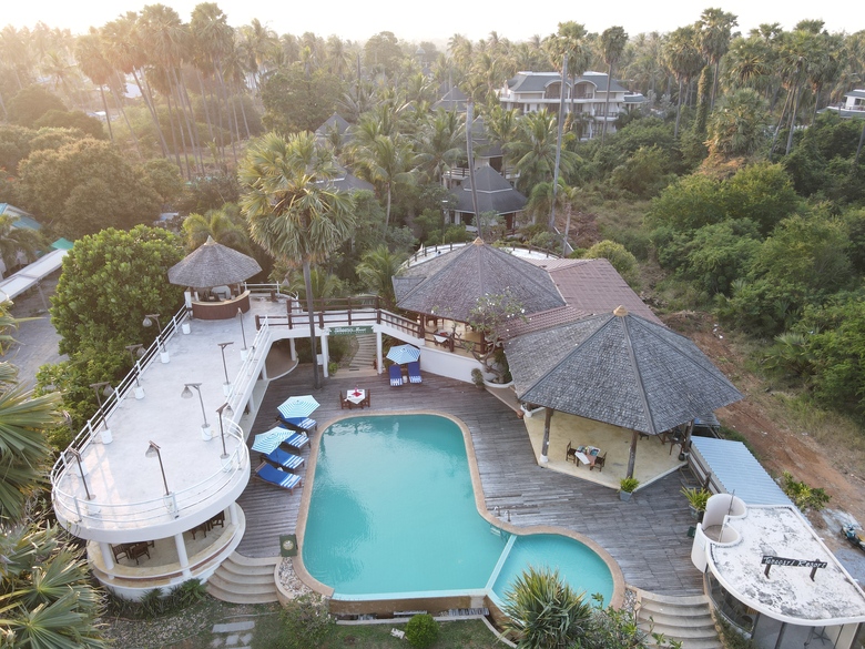 Hotel Tanaosri Resort & Spa