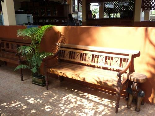 Hotel Golden Teak Home Resort