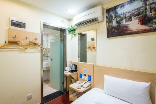 Hotel Hanting Express Shanghai Xikang Road