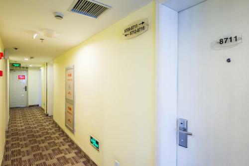 Hotel Hanting Express Shanghai Xikang Road