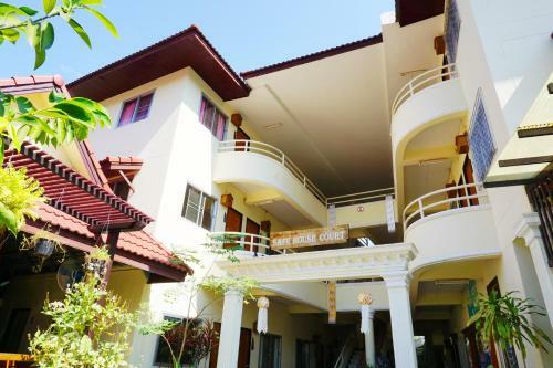 Apartamentos Safe House Court