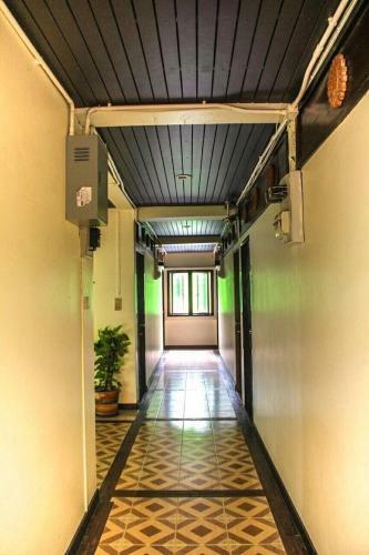 Hostal Thana Hotel & Guest House