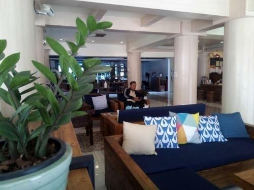 Hostal Thana Hotel & Guest House