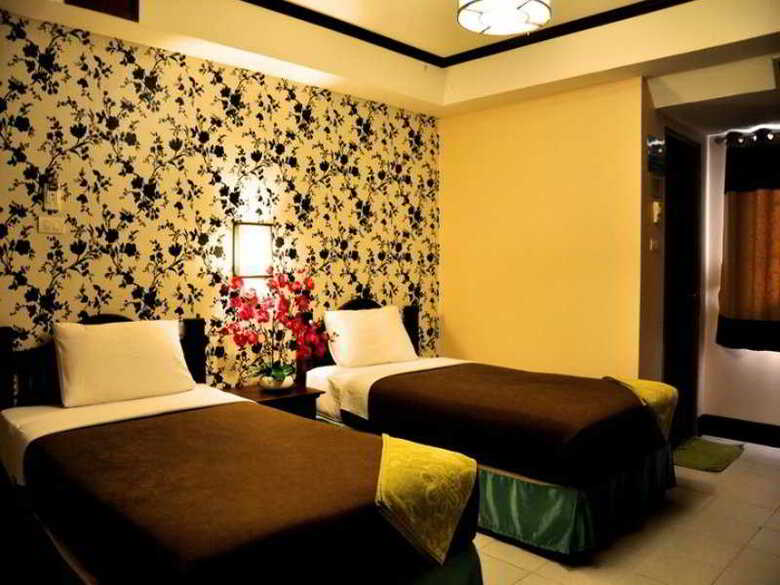 Hostal Thaphae Garden Guesthouse
