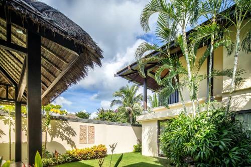 Hotel Yalong Bay Villas & Spa