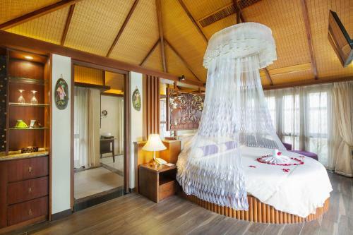 Hotel Yalong Bay Villas & Spa